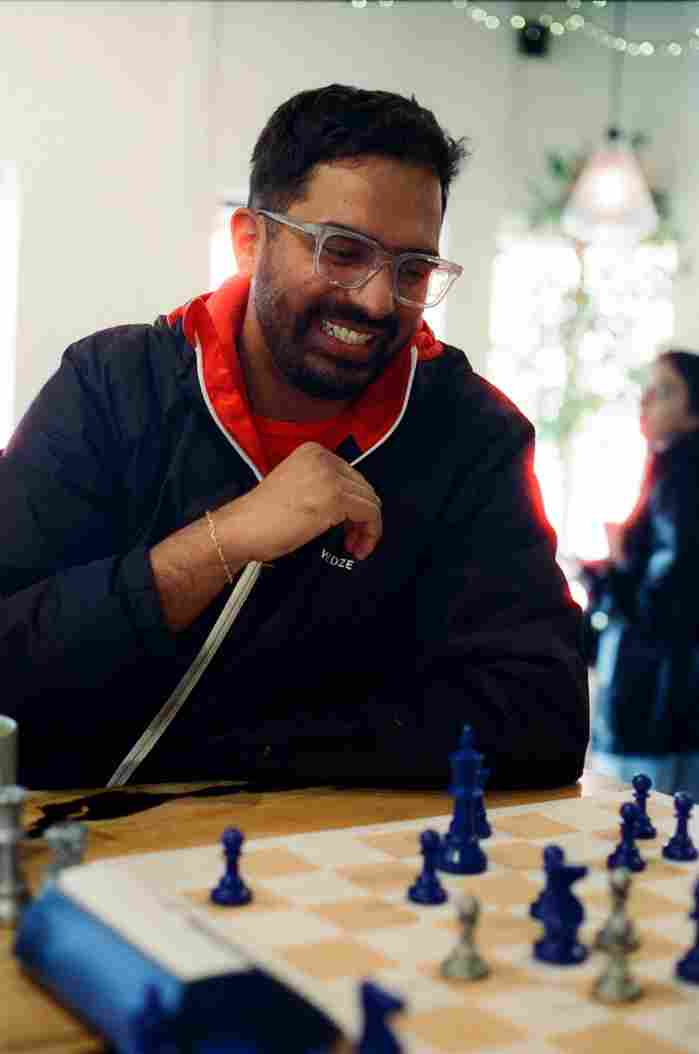 Deepyaman_kills_everyone_with_a_smile